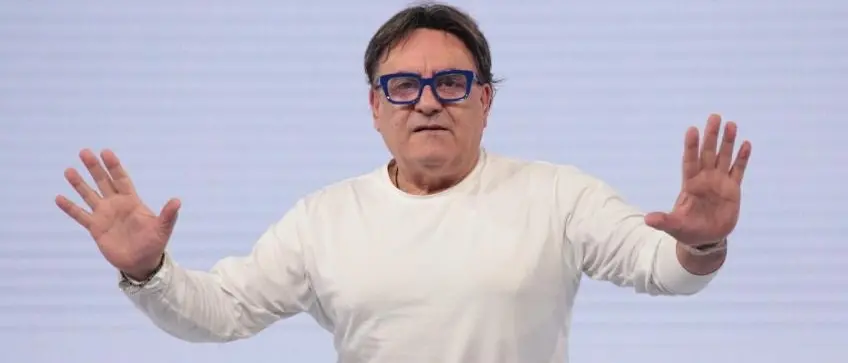 Vengo dopo il Tg,\u00A0LaC Tv rilancia: tre appuntamenti al giorno tra satira, musica e cultura\n