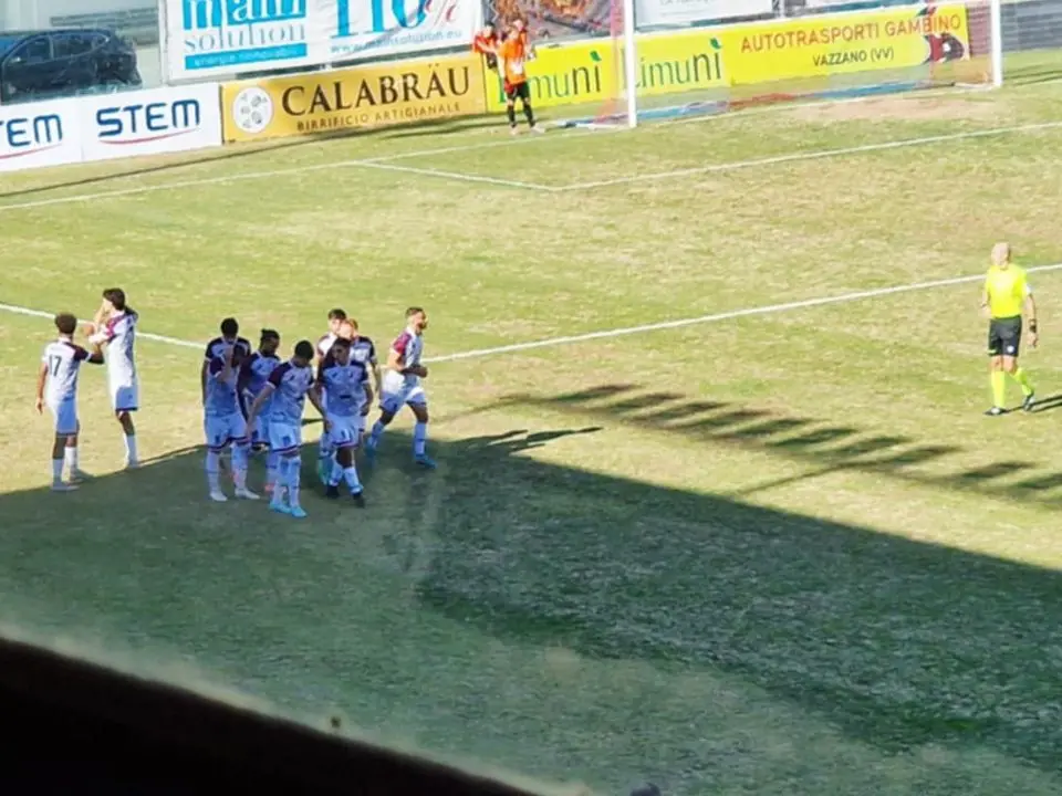 Serie D, una Vibonese che piace sempre di più: Milazzo battuto 3-1. Rossoblù che si affacciano ai piani alti della classifica