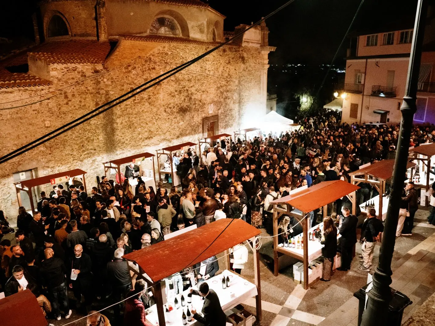 Vicoli diVini 2025: migliaia di visitatori nel centro storico di Vibo Valentia per la festa del vino calabrese