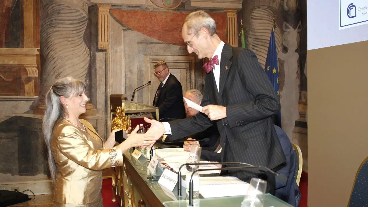 La consegna del Premio Internazionale Guido Dorso a Elena Sodano