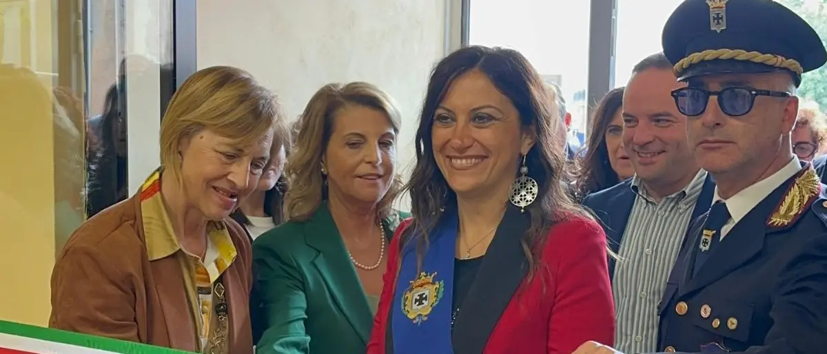 Inaugurata la nuova palestra del Pezzullo: Succurro investe su scuola e sport per i giovani\n