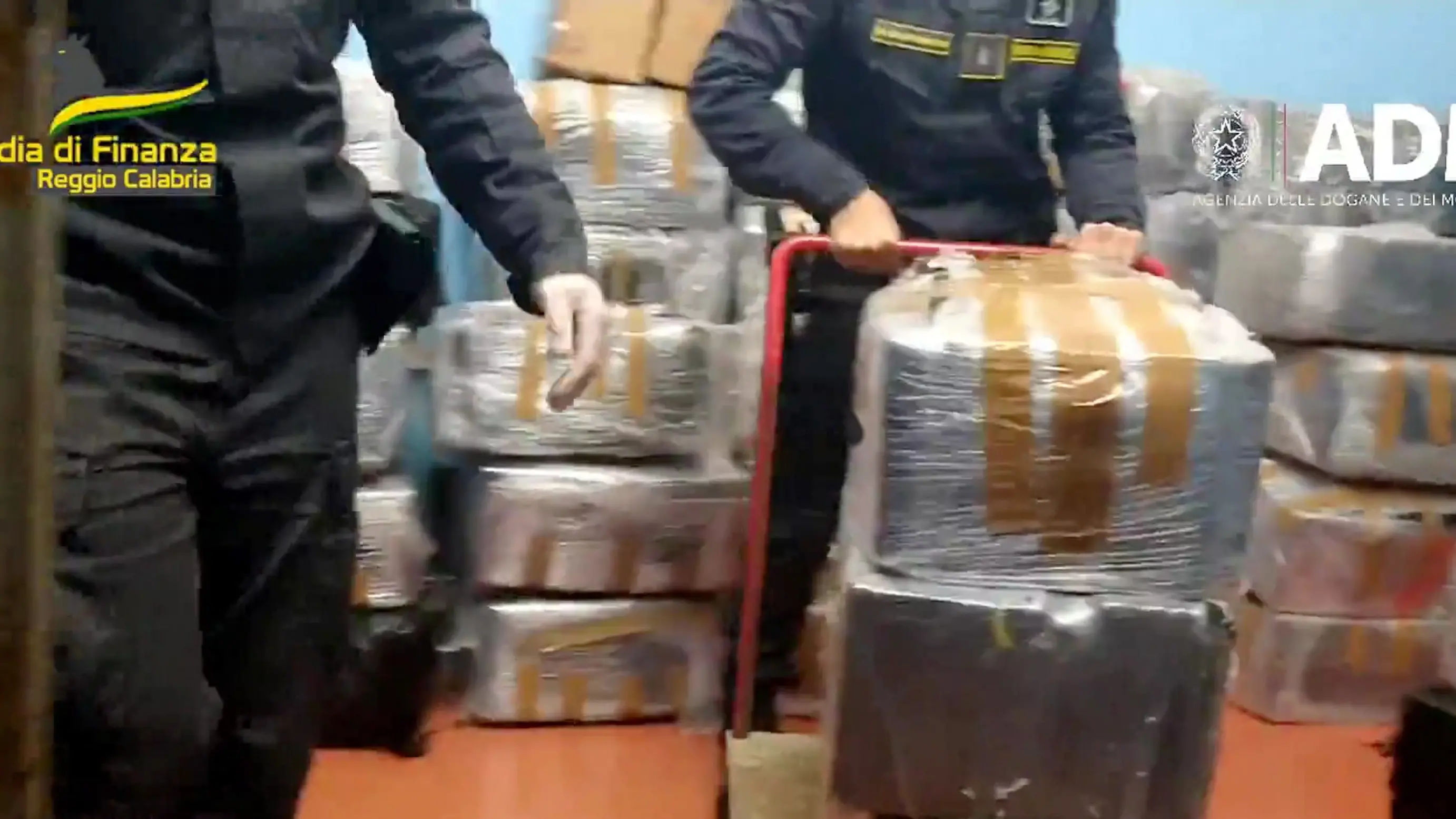 Il viaggio della Grande Dakar\u00A0e la rete serba che sfida la ‘Ndrangheta: Africa occidentale crocevia della cocaina\n