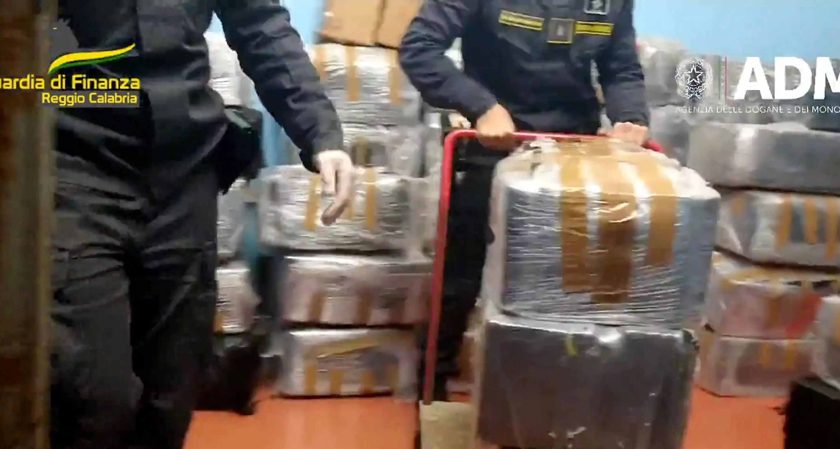 Il viaggio della Grande Dakar\u00A0e la rete serba che sfida la ‘Ndrangheta: Africa occidentale crocevia della cocaina\n