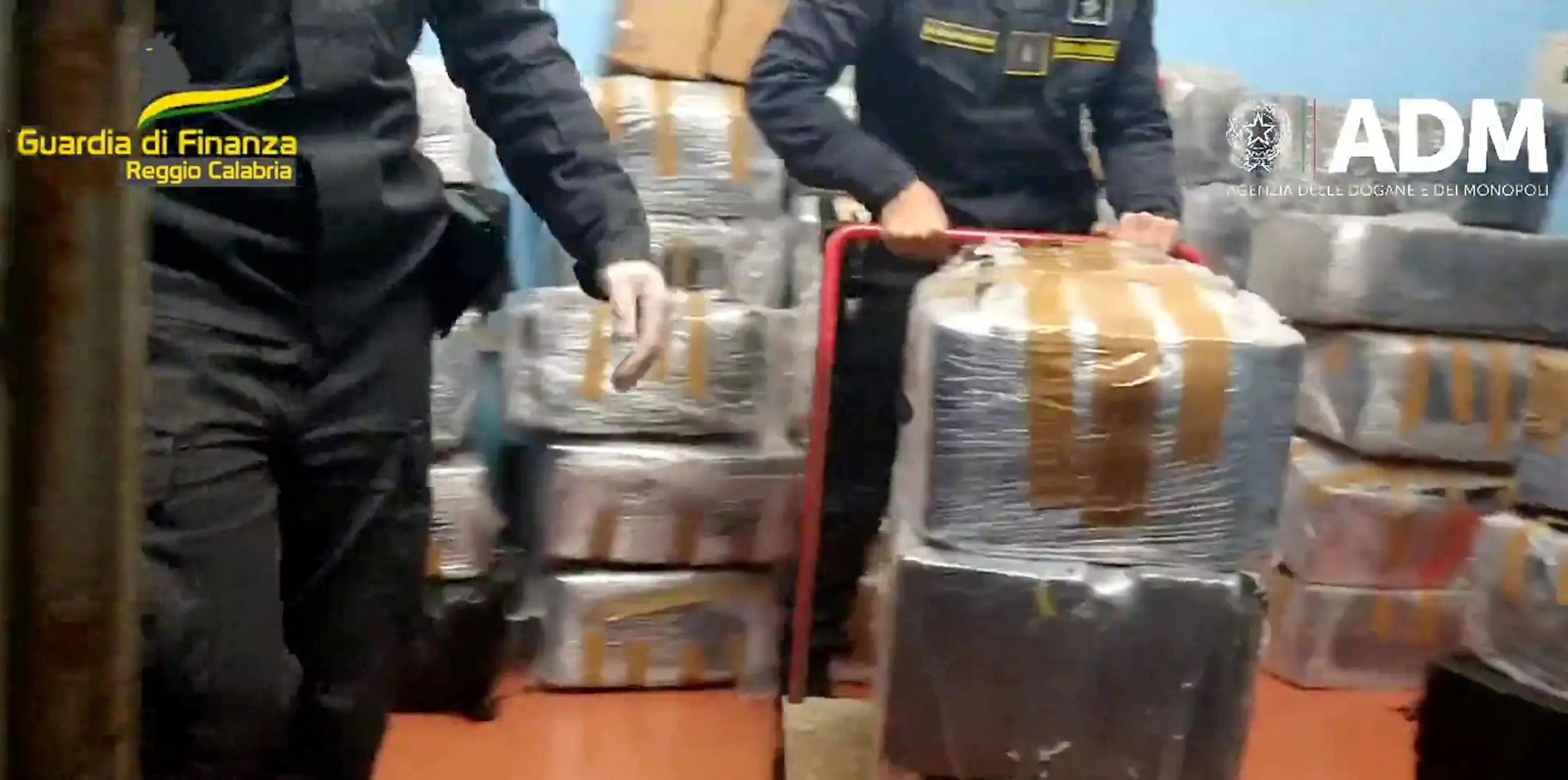 Il viaggio della Grande Dakar\u00A0e la rete serba che sfida la ‘Ndrangheta: Africa occidentale crocevia della cocaina\n