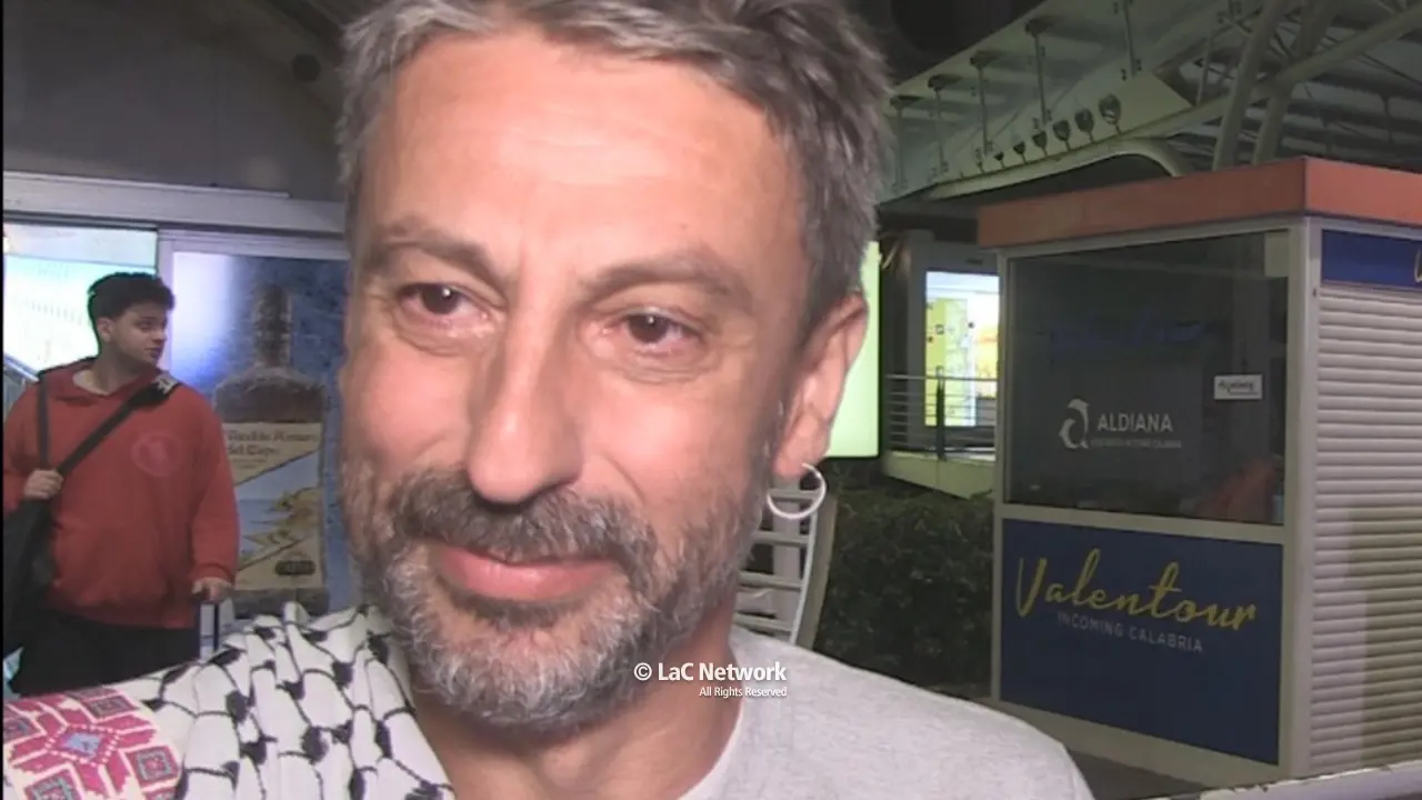 Flotilla, rientro carico di emozione per\u00A0il calabrese Vincenzo Fullone: «Rammarico per non aver toccato Gaza»\n