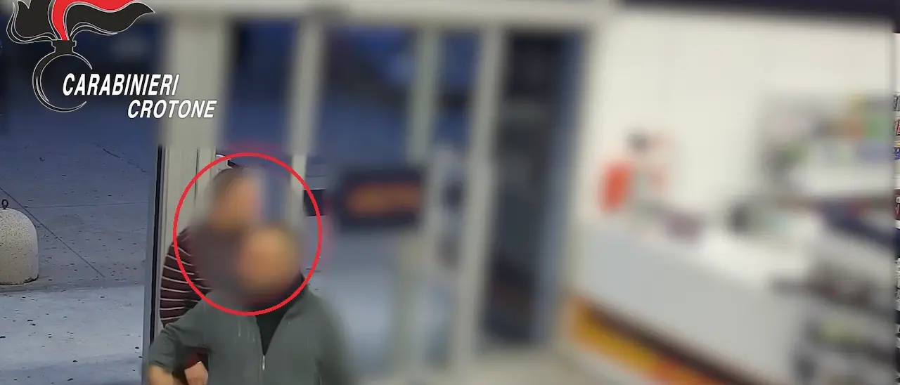 ‘Ndrangheta,\u00A0blitz contro le cosche di Cirò, Cariati e Strongoli: 18 arresti e 3 obblighi di dimora –\u00A0NOMI\n