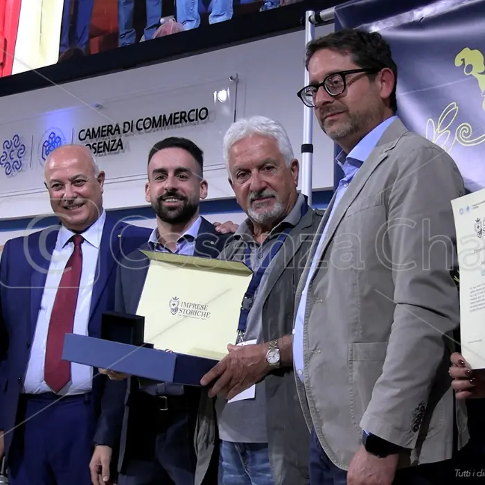Storia, passione, lavoro: le imprese storiche di Cosenza premiate dalla Camera di Commercio