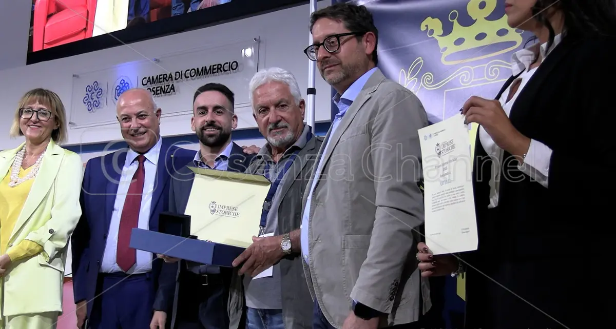 Storia, passione, lavoro: le imprese storiche di Cosenza premiate dalla Camera di Commercio