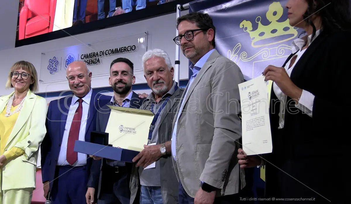 Storia, passione, lavoro: le imprese storiche di Cosenza premiate dalla Camera di Commercio