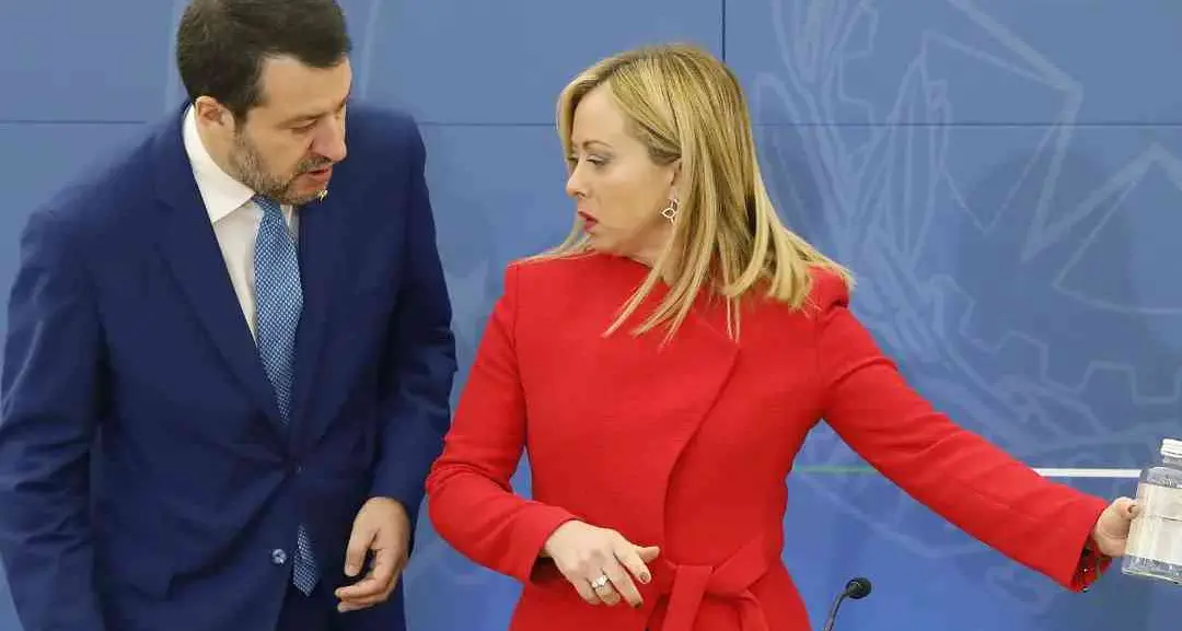 Salvini e Giorgetti, patto con Meloni sullo scambio Veneto-Lombardia: la tregua che incendia la Lega\n