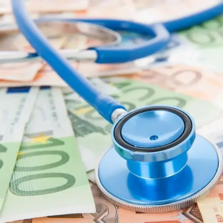 Sanità, un italiano su dieci rinuncia alle cure: il 25% della spesa passa ai privati, tra liste d’attesa e costi insostenibili\n