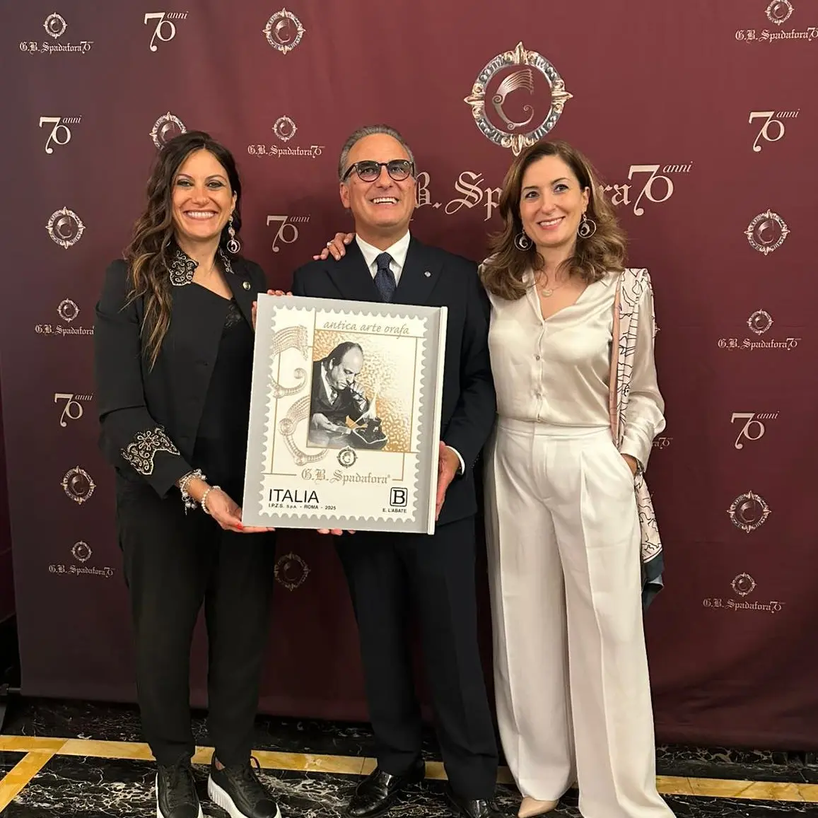 Francobollo per il maestro orafo Spadafora: la Calabria celebra il genio di San Giovanni in Fiore\n