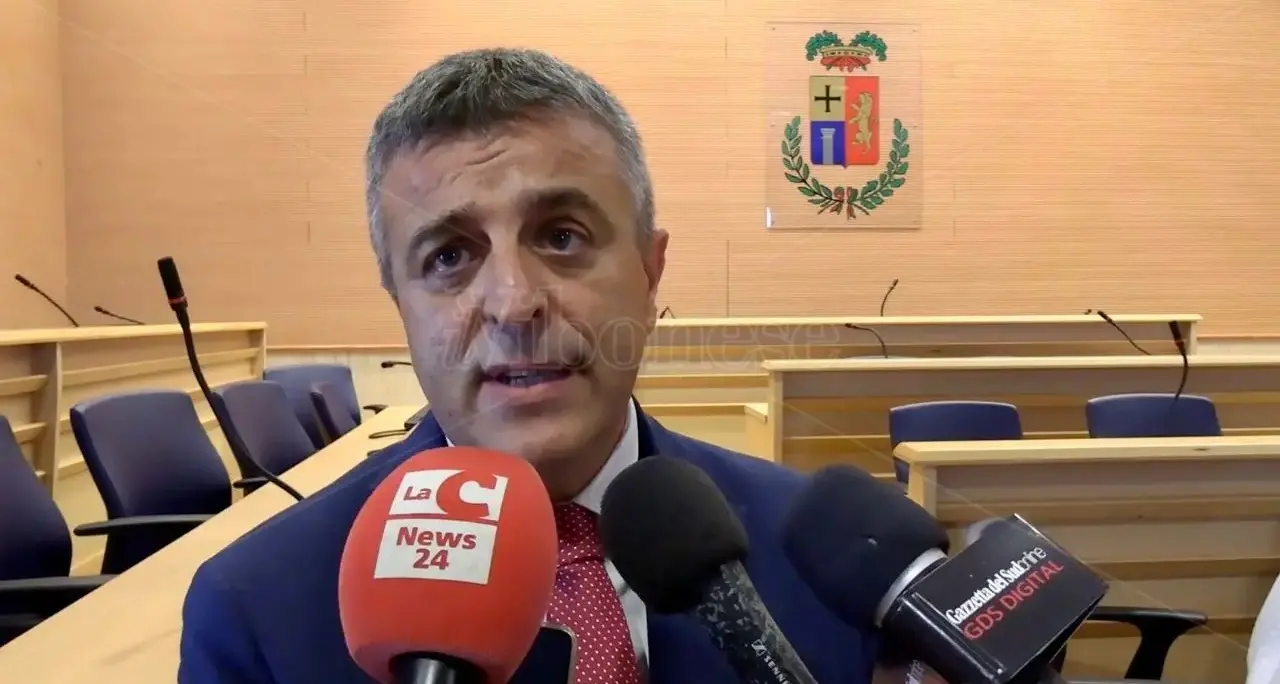 «Dimettermi? Ma quando mai...»: L'Andolina non molla la poltrona dopo la crisi alla Provincia di Vibo
