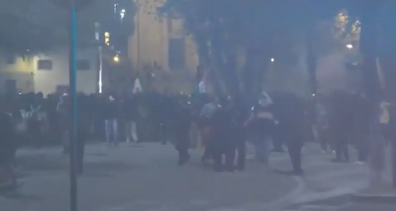 Italia-Israele a Udine, scontri tra manifestanti Pro Pal e polizia: «Non si gioca contro chi rappresenta uno Stato genocida»\n