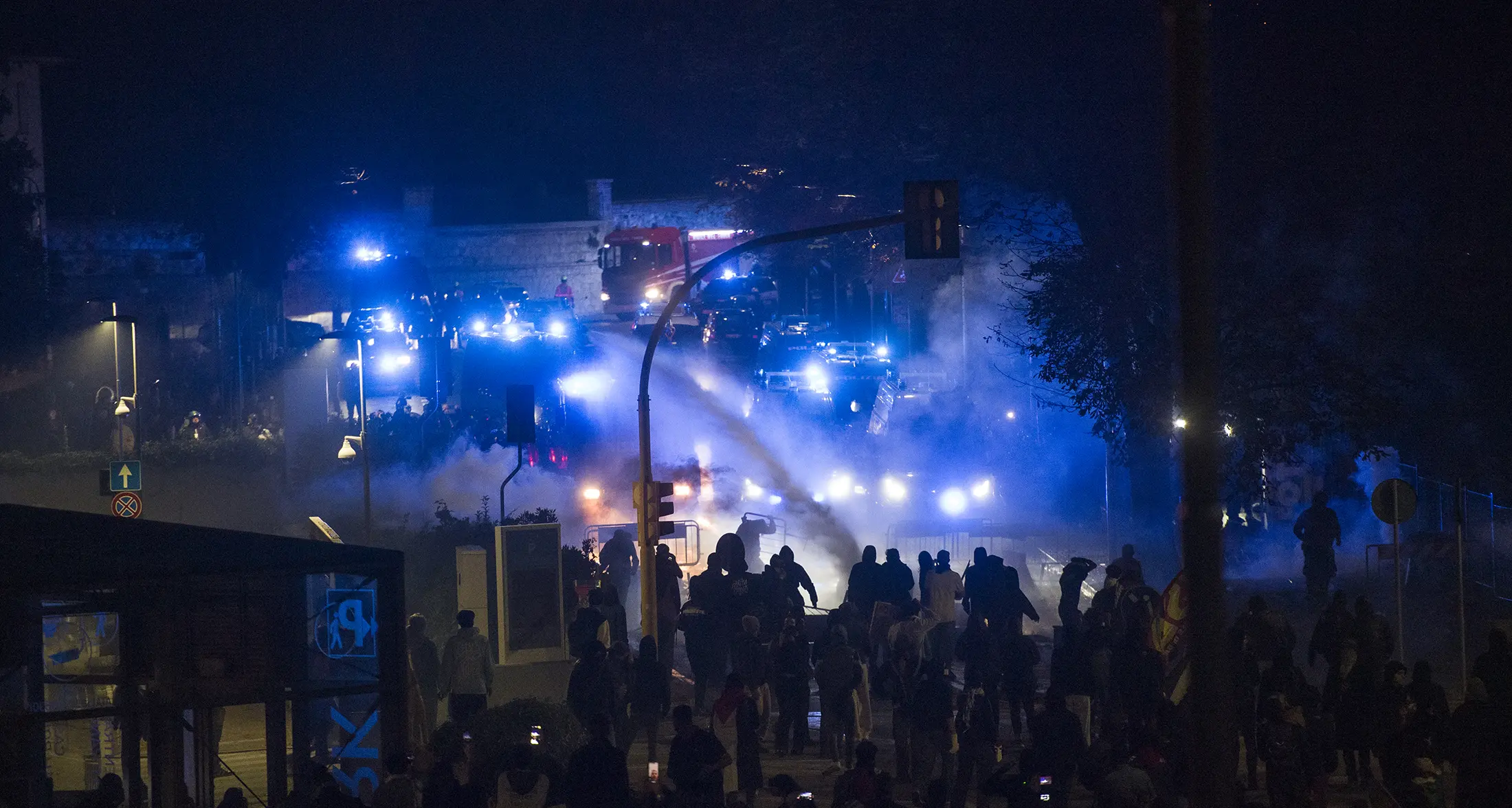 Italia-Israele a Udine, scontri tra manifestanti Pro Pal e polizia: «Non si gioca contro chi rappresenta uno Stato genocida»\n