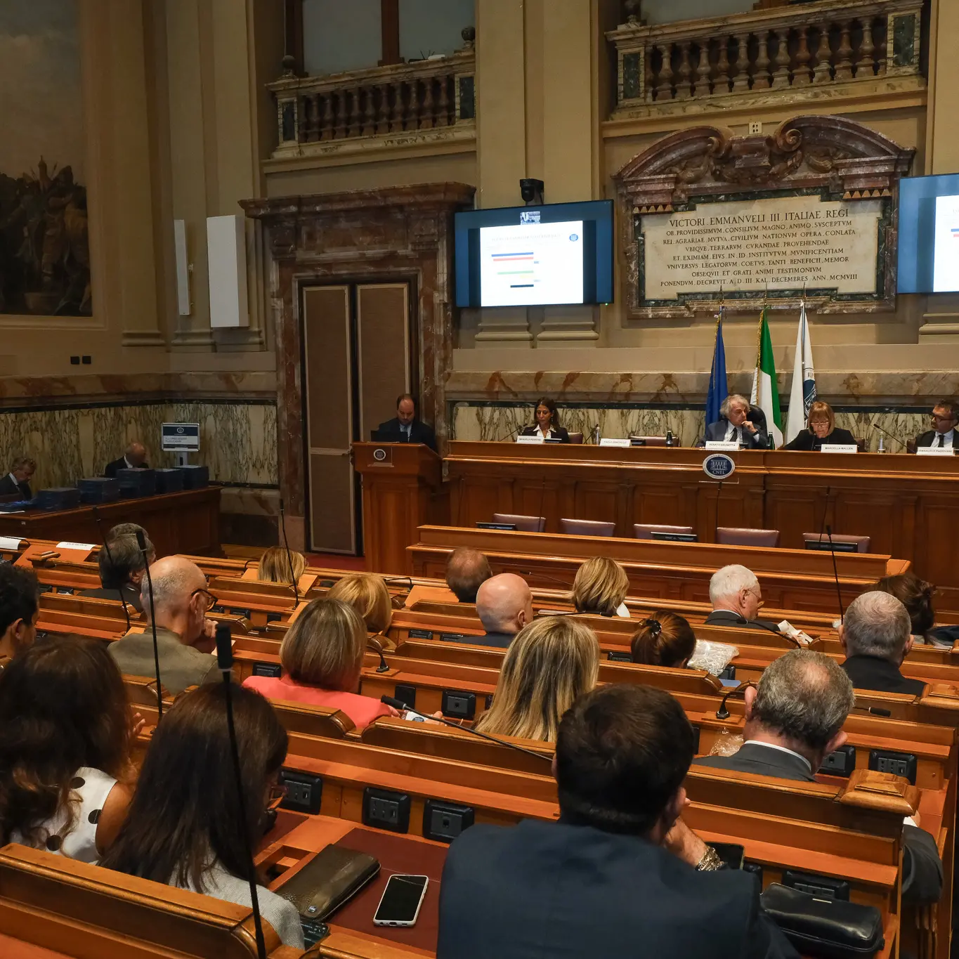 Italia ancora spaccata tra Nord e Sud, aumentano le famiglie in difficoltà e la povertà è un problema cronico\n\n\n