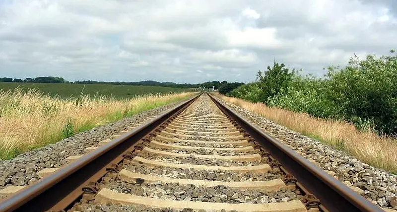 Il treno della vita e dell’Italia,\u00A0due viaggi e un solo binario che attraversa la vita e la coscienza civile\n