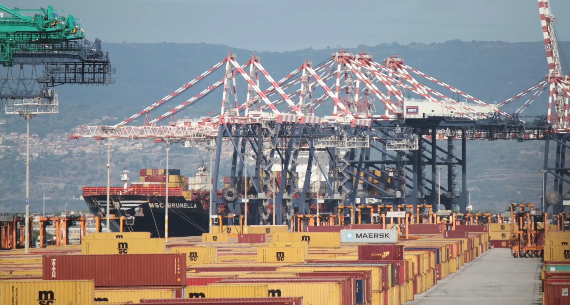 Lo Stretto di Messina laboratorio della nuova portualità: dalla Calabria un modello per la logistica italiana\n