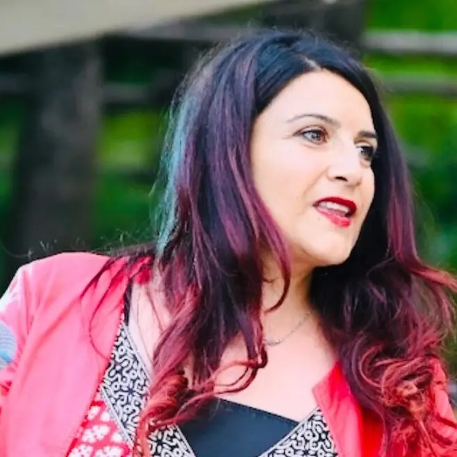 Domenica Surace finalista al Premio Mia Martini 2025 con il brano “Amuri Miu”