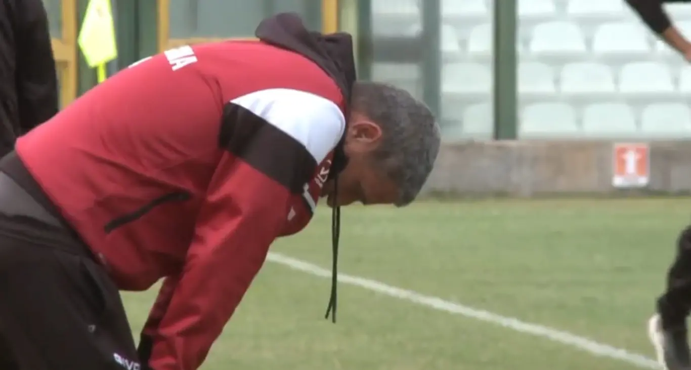 Reggina, l'esonero di Trocini non basta: tra errori estivi e fratture con la città, serve una rivoluzione totale\n