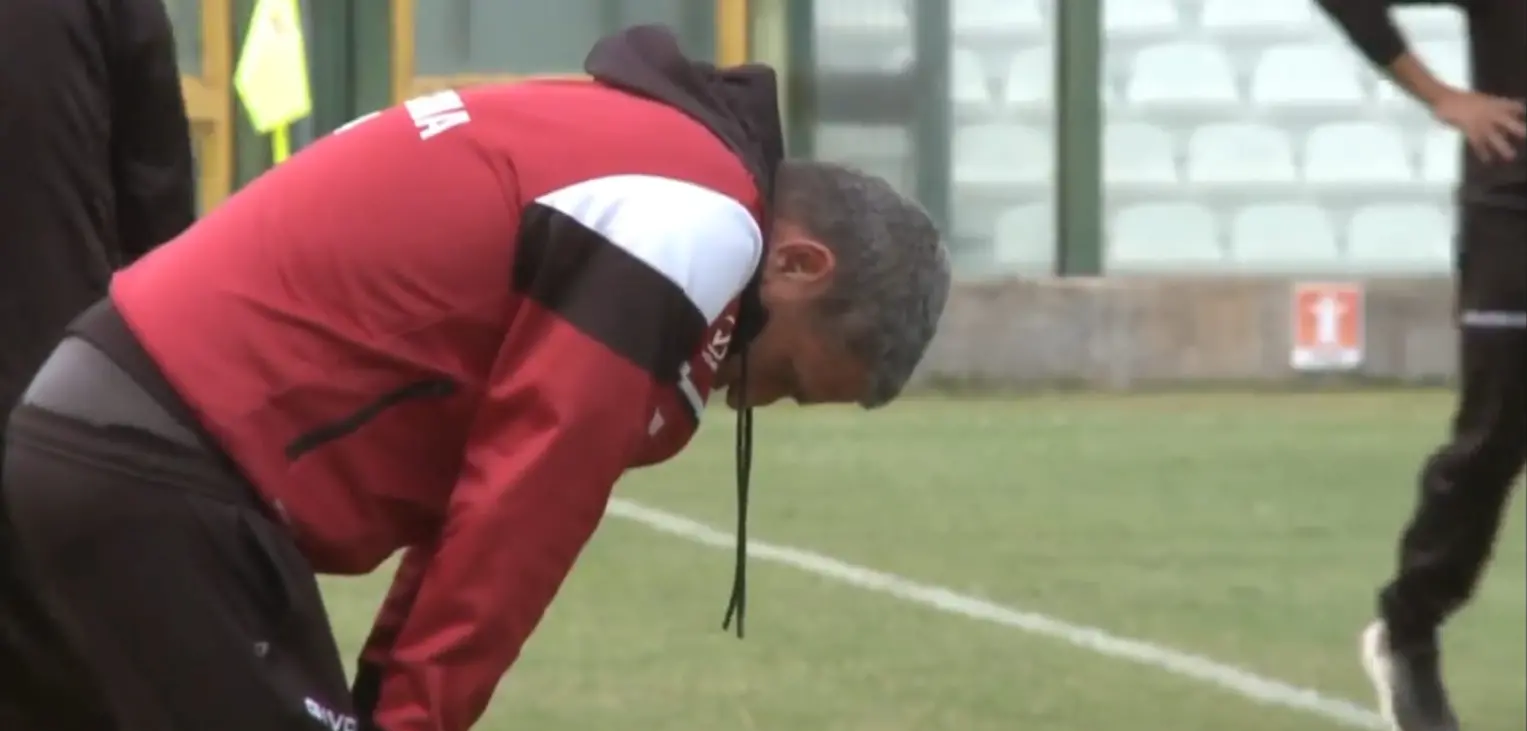 Reggina, l'esonero di Trocini non basta: tra errori estivi e fratture con la città, serve una rivoluzione totale\n
