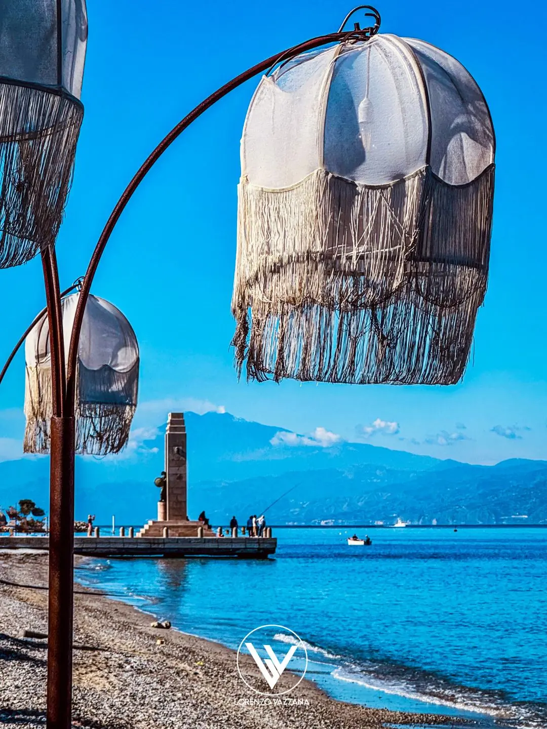 LA FOTO DEL GIORNO | Sotto lo sguardo di Athena, tra vento e maestosità