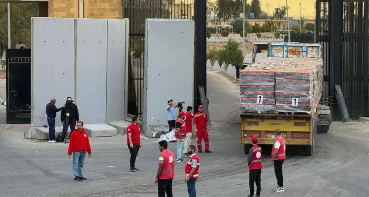 Medio Oriente,\u00A0Israele riaprirà oggi il valico di Rafah agli aiuti umanitari