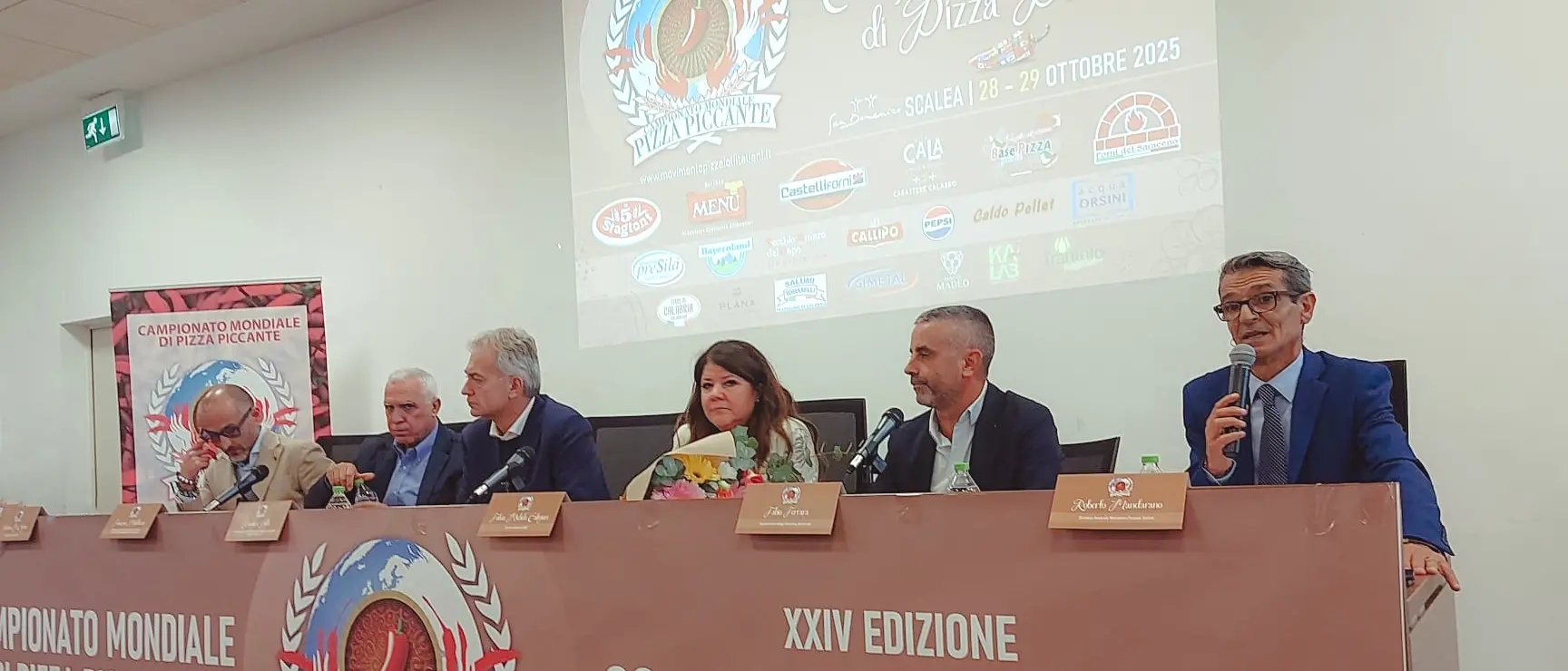 Da tutto il mondo a Scalea per il 24°\u00A0Campionato di pizza piccante: in gara 15 nazioni e 18 regioni d’Italia