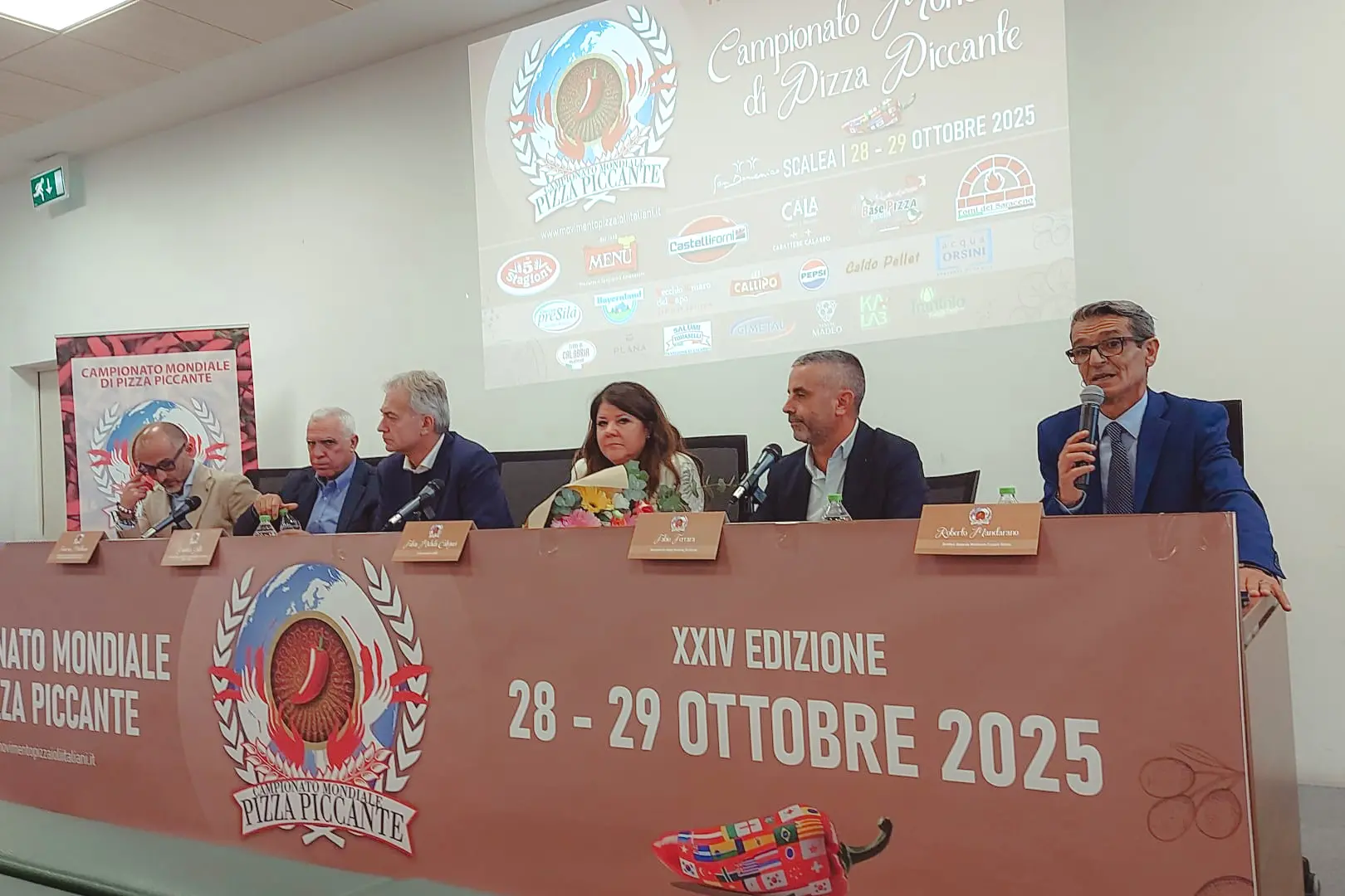 Da tutto il mondo a Scalea per il 24°\u00A0Campionato di pizza piccante: in gara 15 nazioni e 18 regioni d’Italia