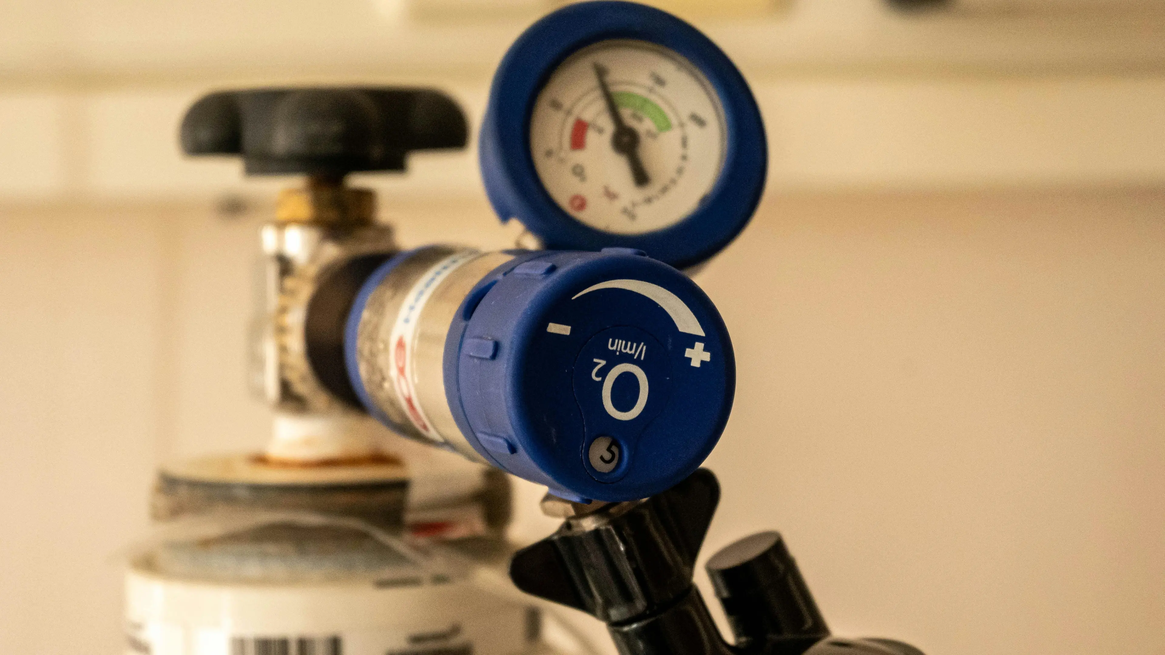 Lo scandalo dei gas medicali a prezzi gonfiati: spreco da un milione di euro per l’Asp di Cosenza\n