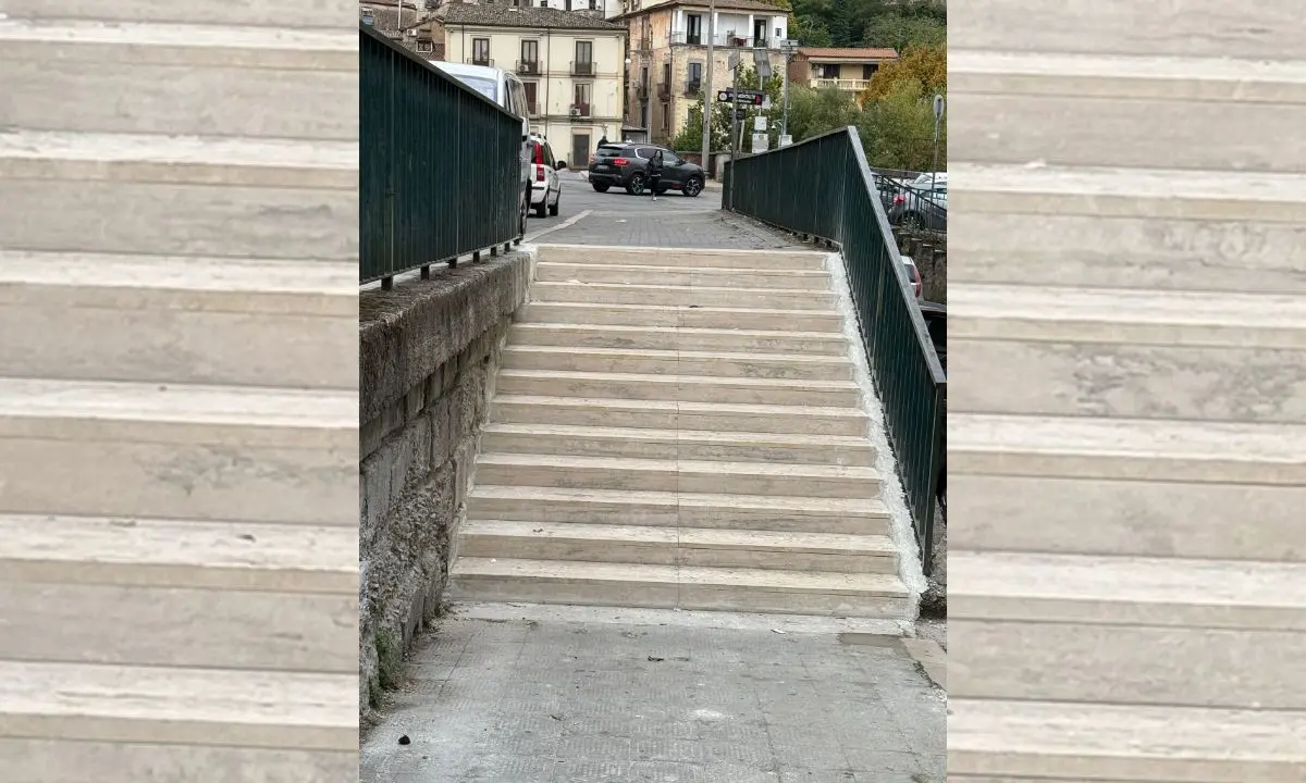 Cosenza, torna percorribile la\u00A0scaletta\u00A0di piazza Tommaso Campanella