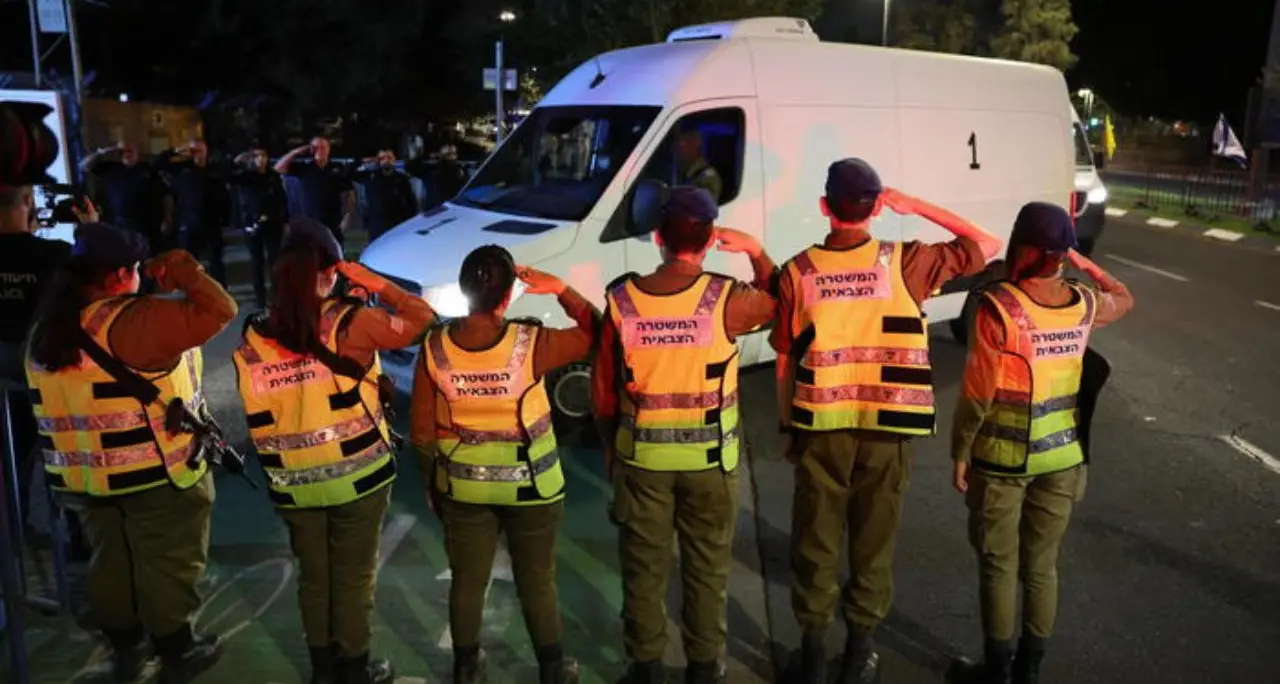 Medio Oriente, Hamas restituisce altri corpi:\u00A0verso la riapertura Rafah\n