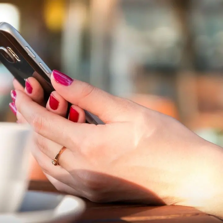 Smartphone pieghevoli (flip e fold): vantaggi e svantaggi\n