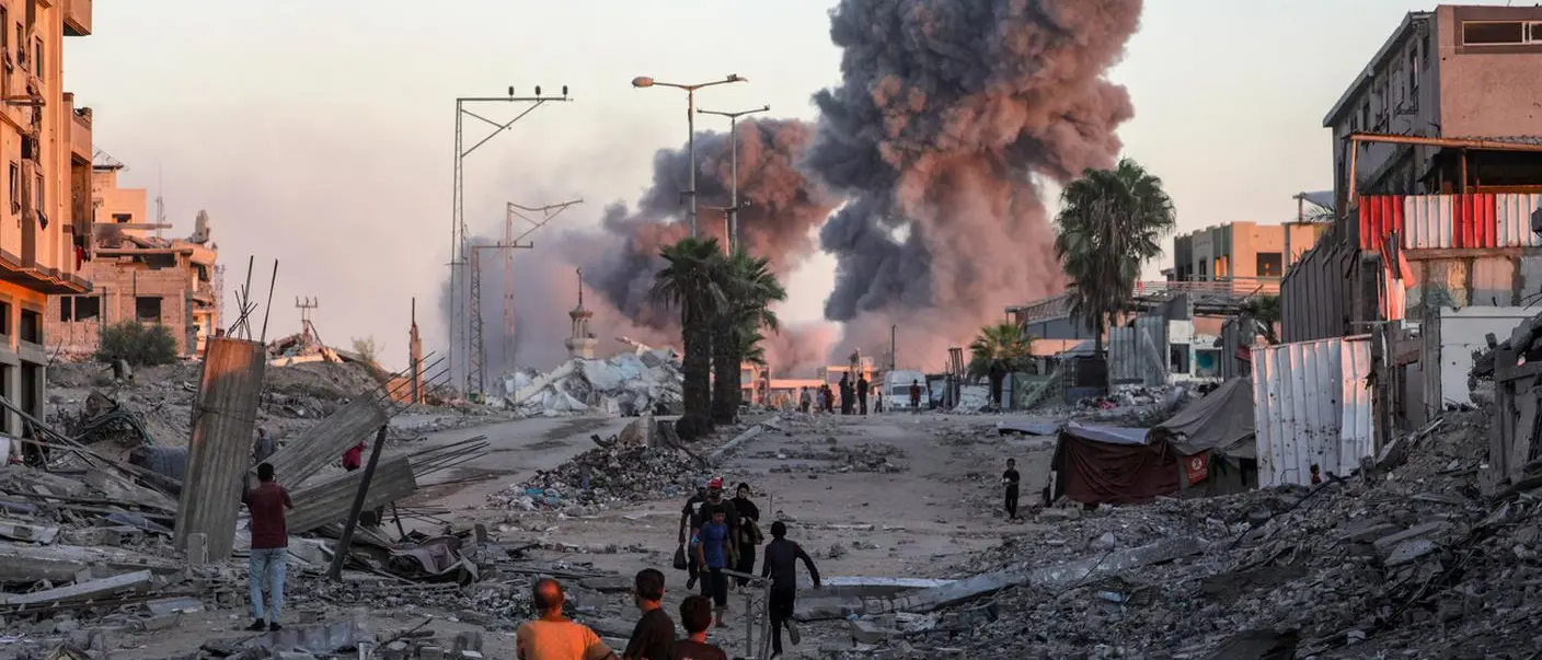 La riva bianca e la riva nera, Gaza e il confine labile tra amico e nemico nei volti annientati dalla guerra\n