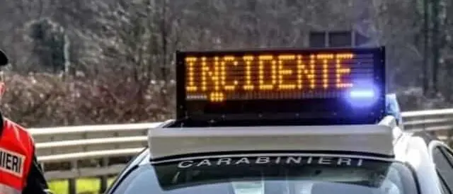 Incidente sulla statale 107 a Caccuri, due feriti nello scontro tra due veicoli