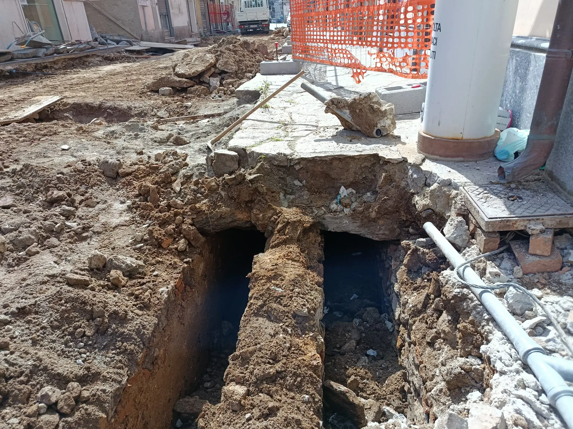 Pnrr Vibo, in via Luigi Razza un “cantiere lumaca”: ecco perché i lavori vanno a rilento