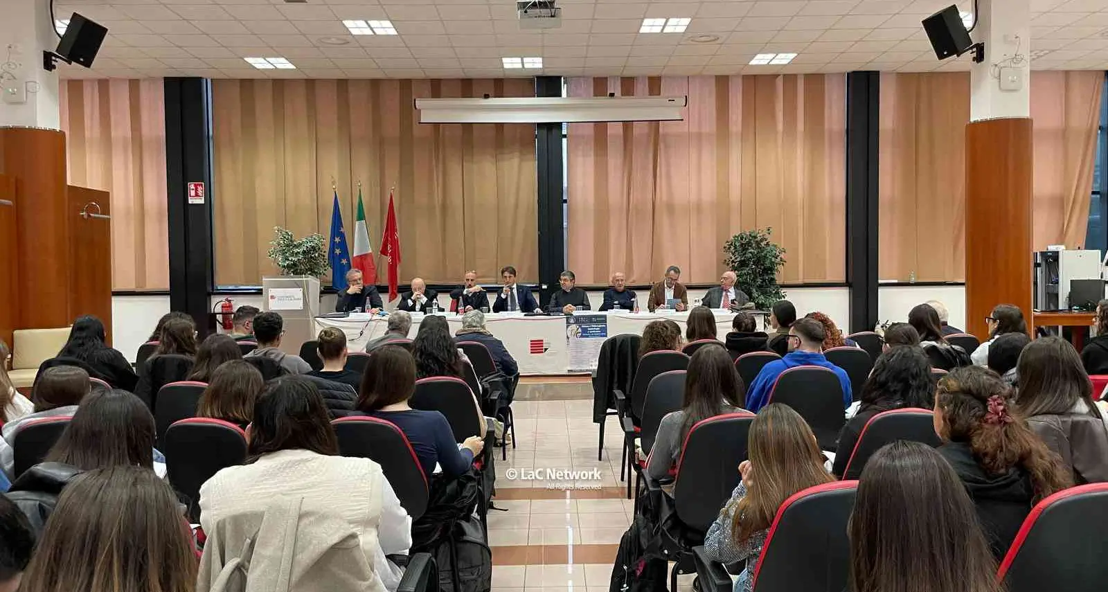 Chiesa e Unical in un fronte comune contro le mafie: «Da qui lanciamo l’allerta ‘ndrangheta»\u00A0\n