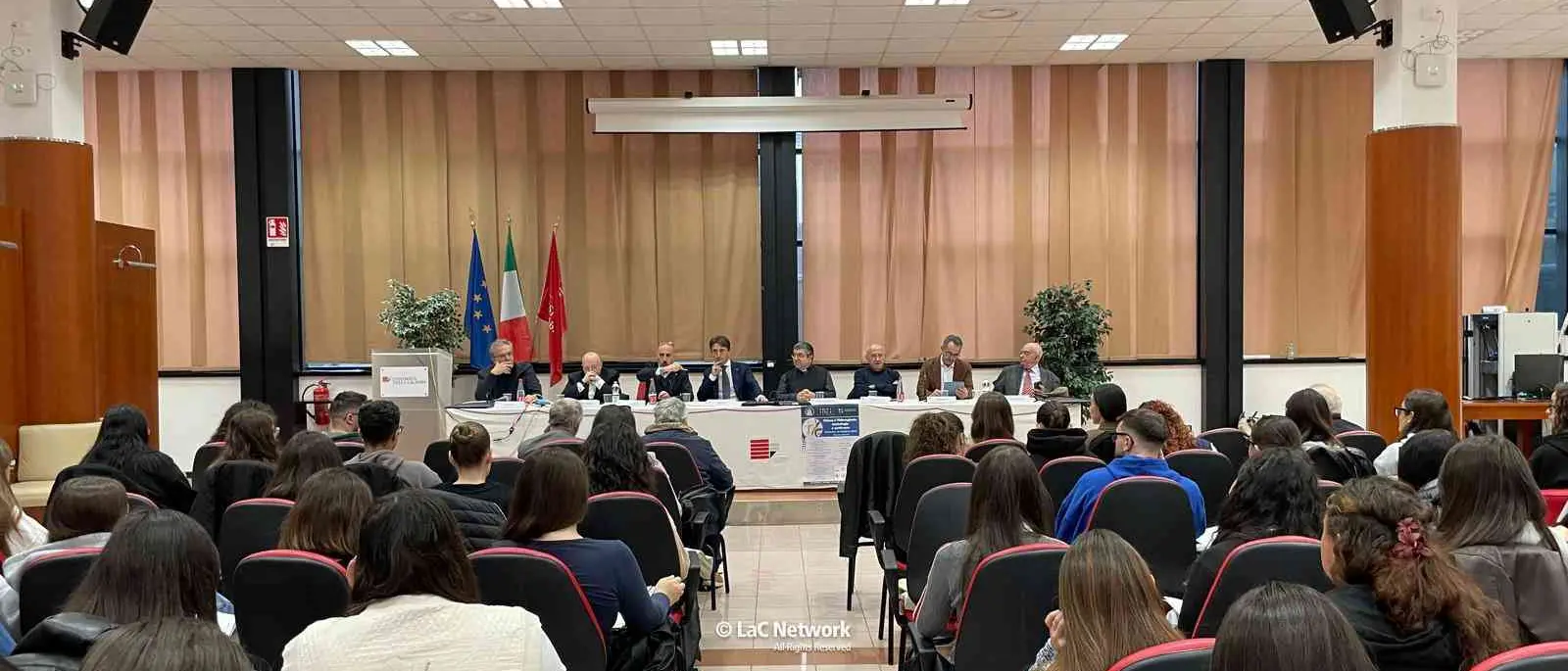 Chiesa e Unical in un fronte comune contro le mafie: «Da qui lanciamo l’allerta ‘ndrangheta»\u00A0\n