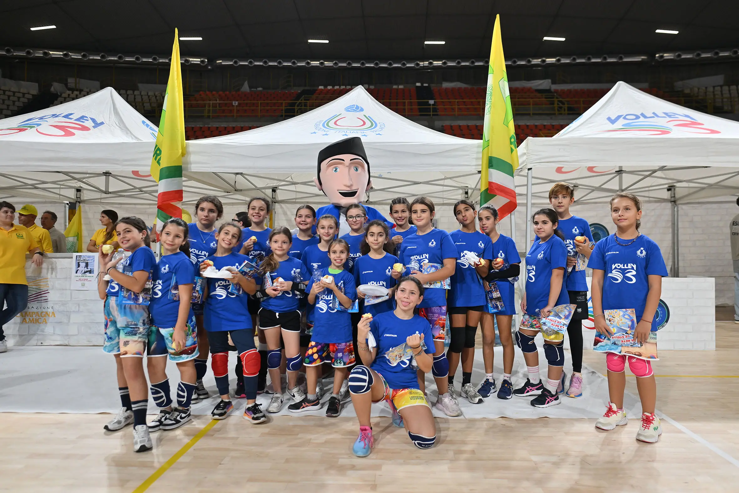 Il Tour della Schiacciata 2025 si conclude a Reggio Calabria con la tappa del Volley S3 che unisce giovani, sport e inclusione al PalaCalafiore\n