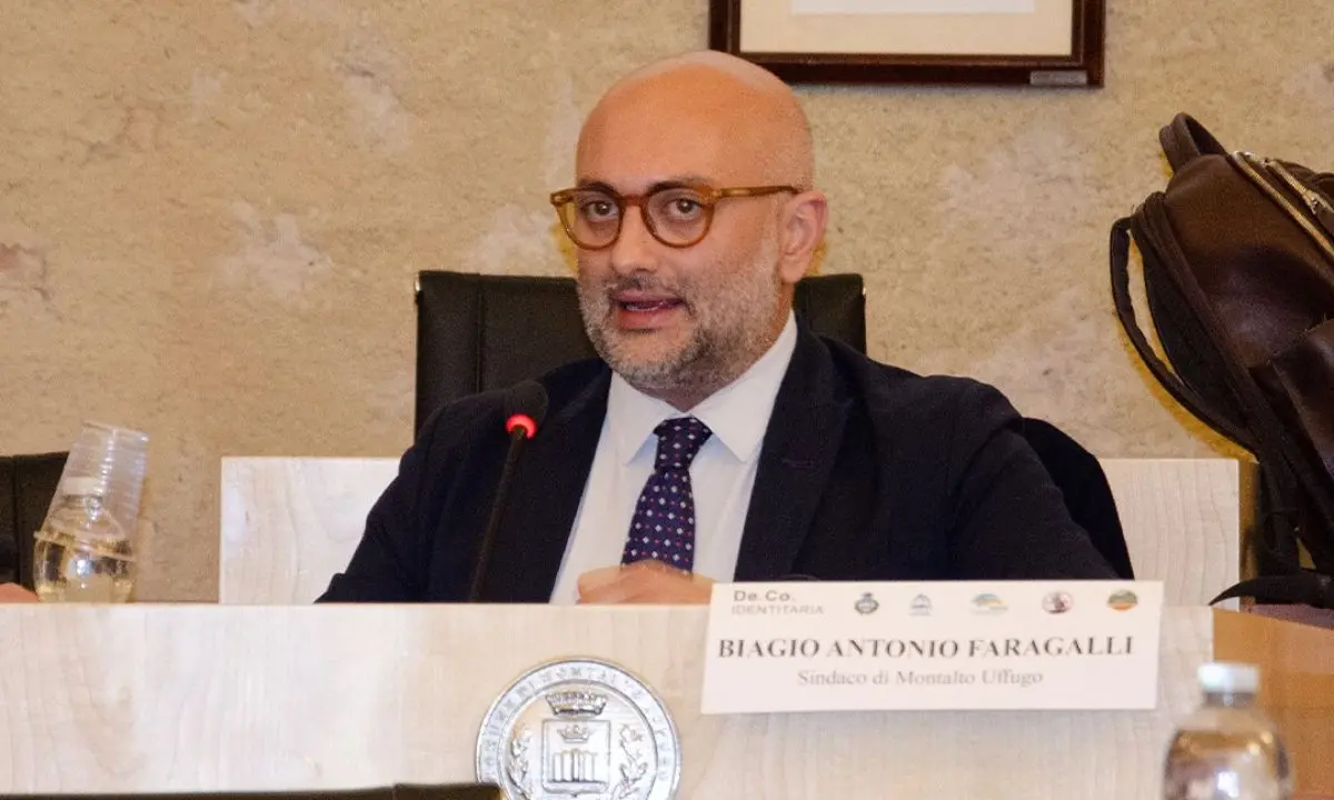 Nuovo ospedale, Montalto e Rende fanno squadra. Faragalli: «Costruiamo un’area europea, oltre ogni campanilismo»\n