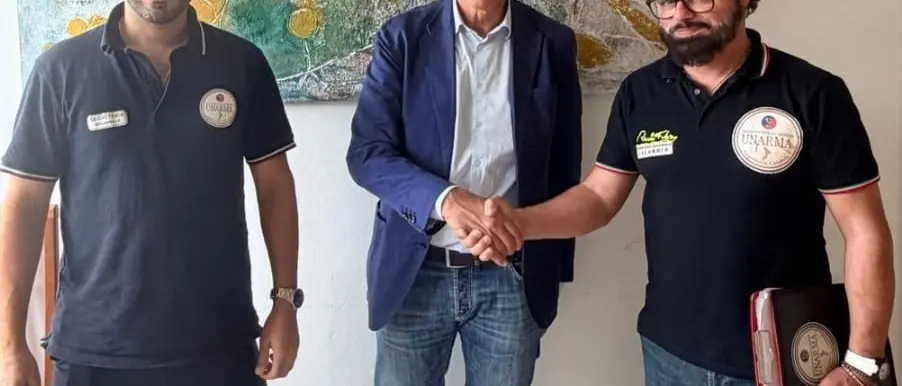 Il sindacato dei carabinieri\u00A0in visita nel Cosentino: incontri nelle caserme e confronto con il sindaco di Scalea\n