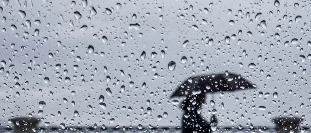 Sotto la pioggia…\n