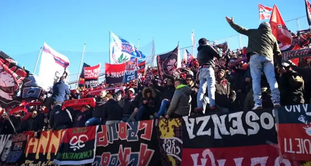 Sorrento-Cosenza, al via oggi la prevendita: 550 i biglietti a disposizione dei lupi\n
