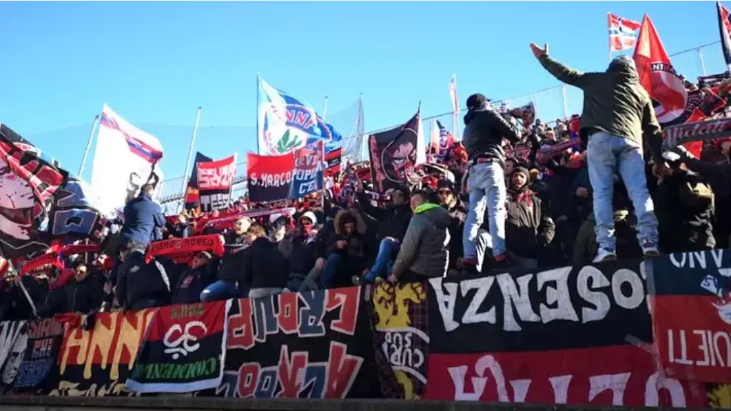 Sorrento-Cosenza, al via oggi la prevendita: 550 i biglietti a disposizione dei lupi\n