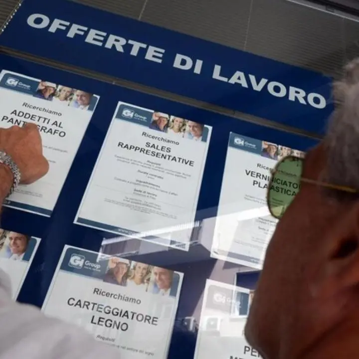 In Calabria aumenta l’occupazione ma i lavoratori sono precari e hanno gli stipendi più bassi d’Italia