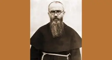 Una luce nel buio di Auschwitz: la storia di padre Massimiliano Maria Kolbe\n