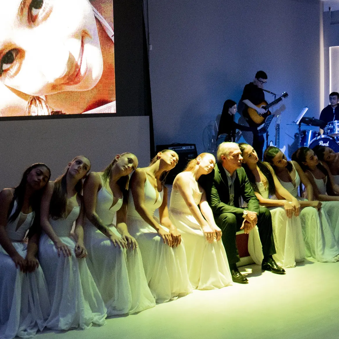 Al liceo Capialbi di Vibo\u00A0un tributo commosso a Rachele Nardo tra musica, danza e poesia\n