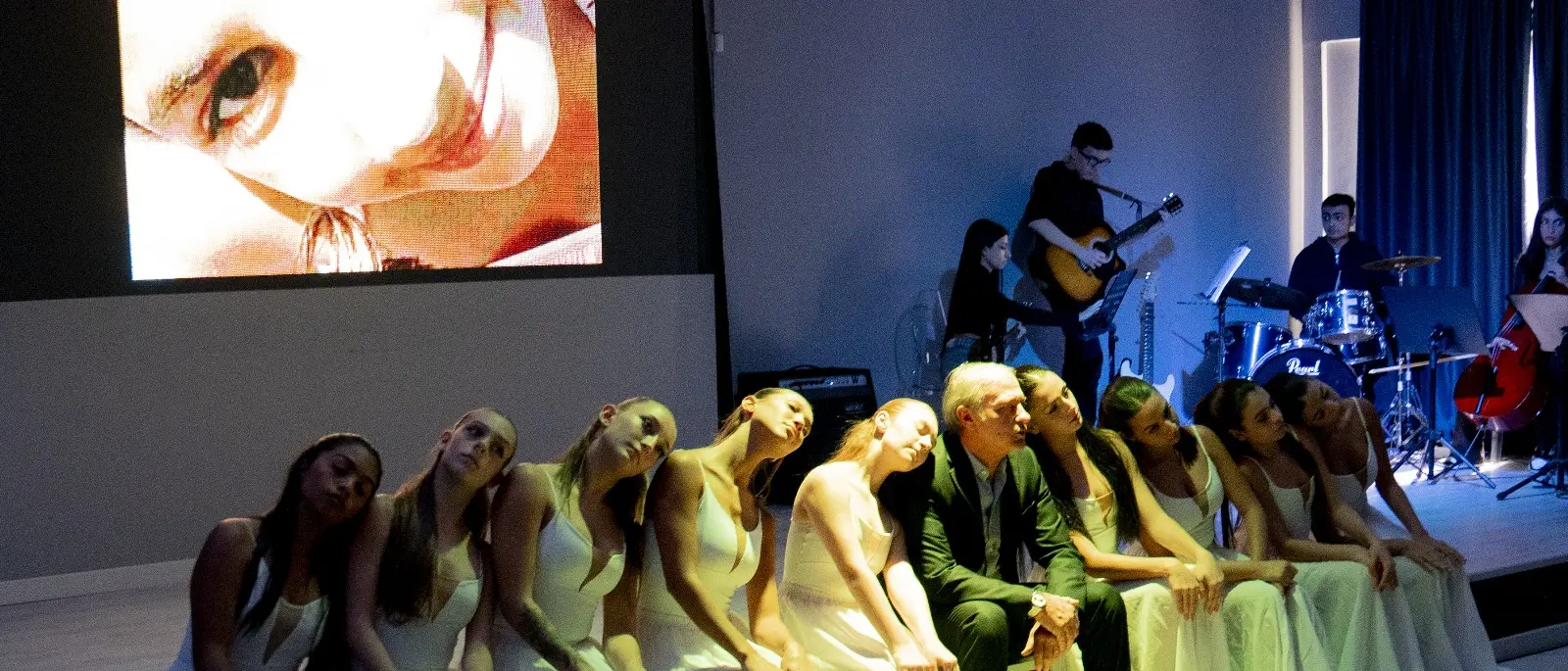 Al liceo Capialbi di Vibo\u00A0un tributo commosso a Rachele Nardo tra musica, danza e poesia\n