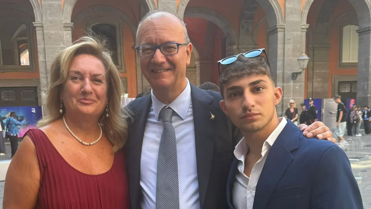 <p>Falduto e Trimboli insieme al ministro Valditara</p>\\n