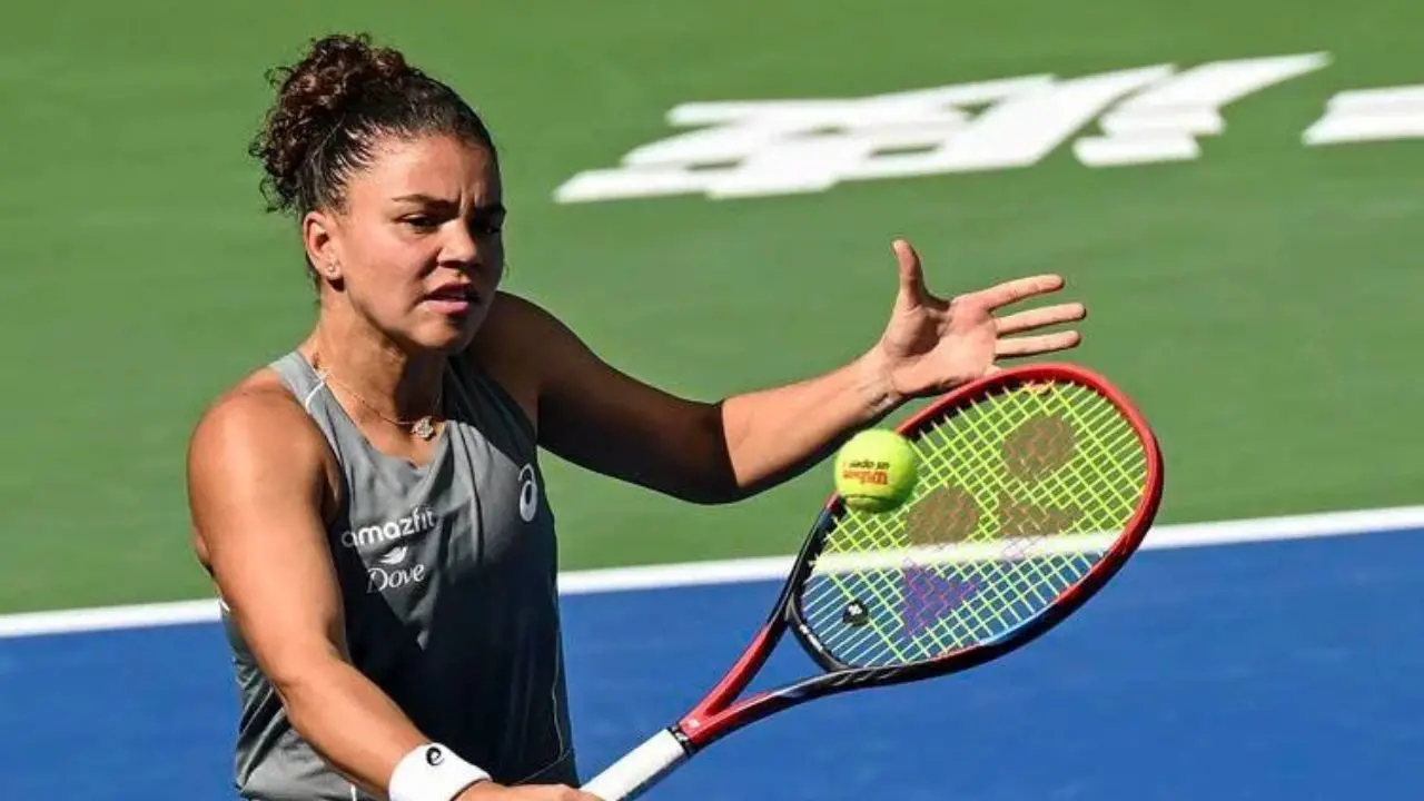 Tennis,\u00A0Jasmine Paolini conquista la\u00A0semifinale a Ningbo…\u00A0e vede le Finals